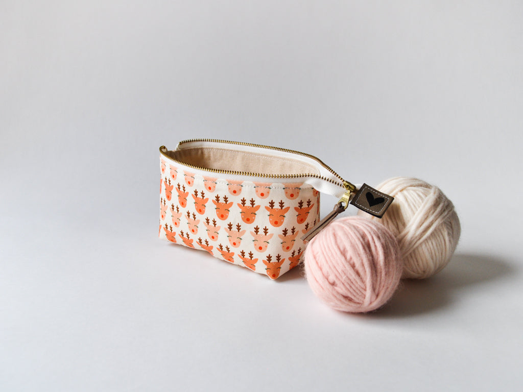 Notions Pouch in "Sweet Reindeer"