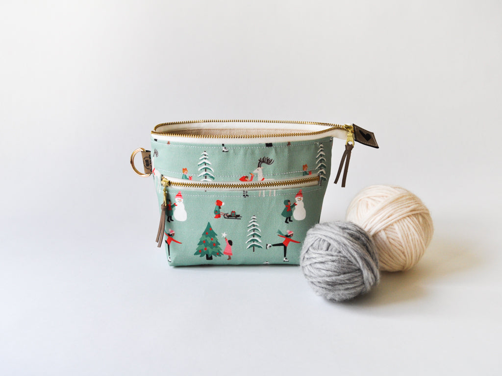 Extra Small Project Bag in "Children in the Snow"