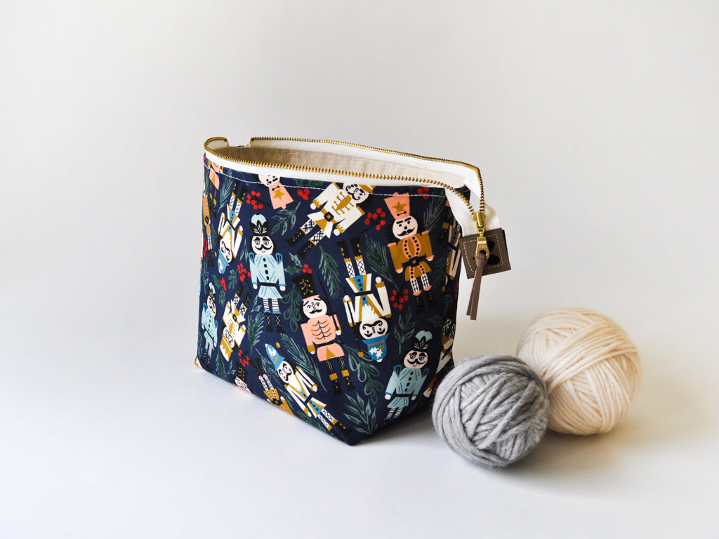 Small Project Bag in "Nutcrackers"