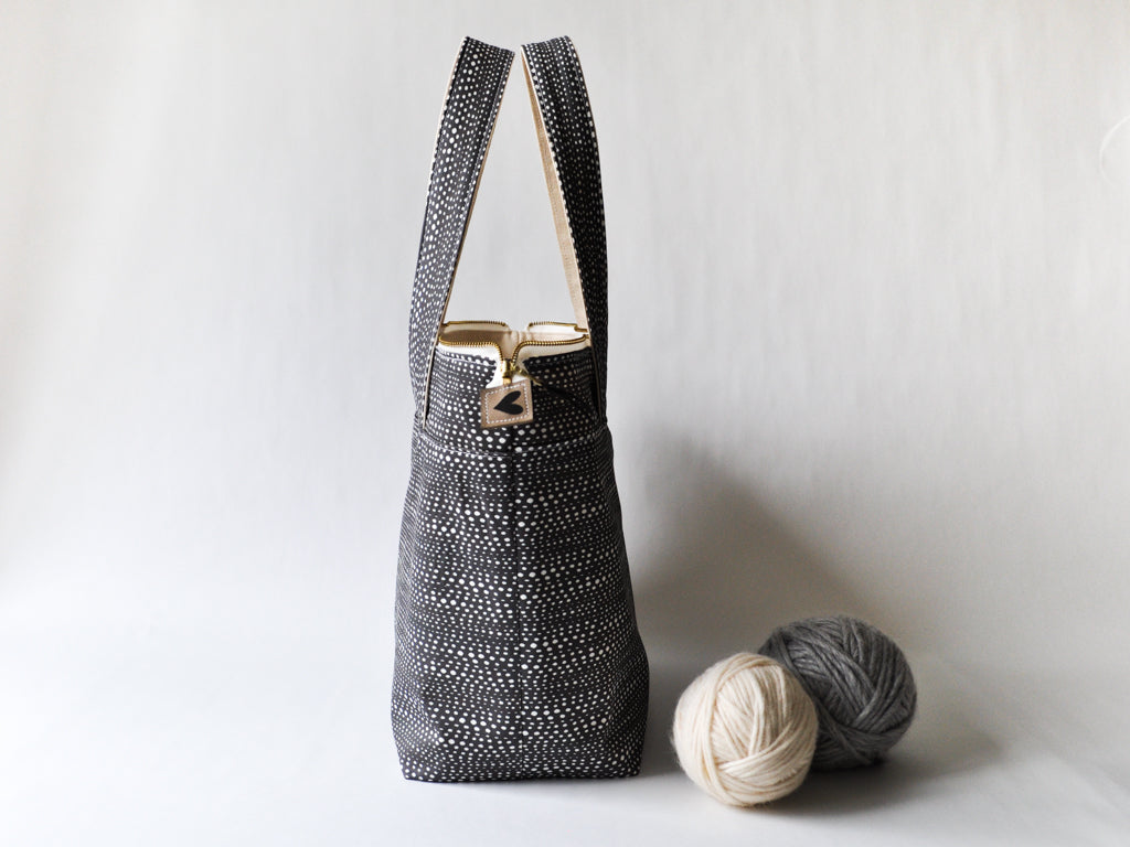 Large Project Bag in "Little Skipping Stones in Charcoal"