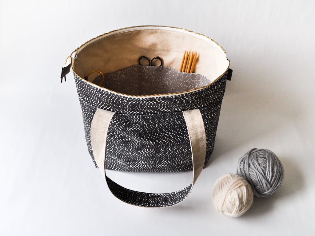 Large Project Bag in "Little Skipping Stones in Charcoal"