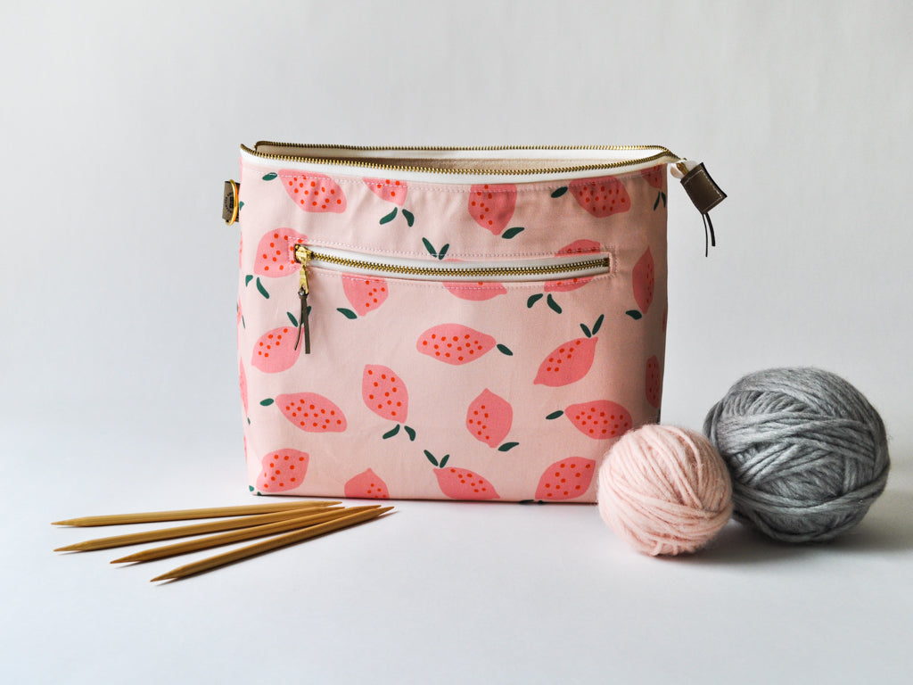 Double Pointed Knitting Needle Organizer in "Pink Lemons"