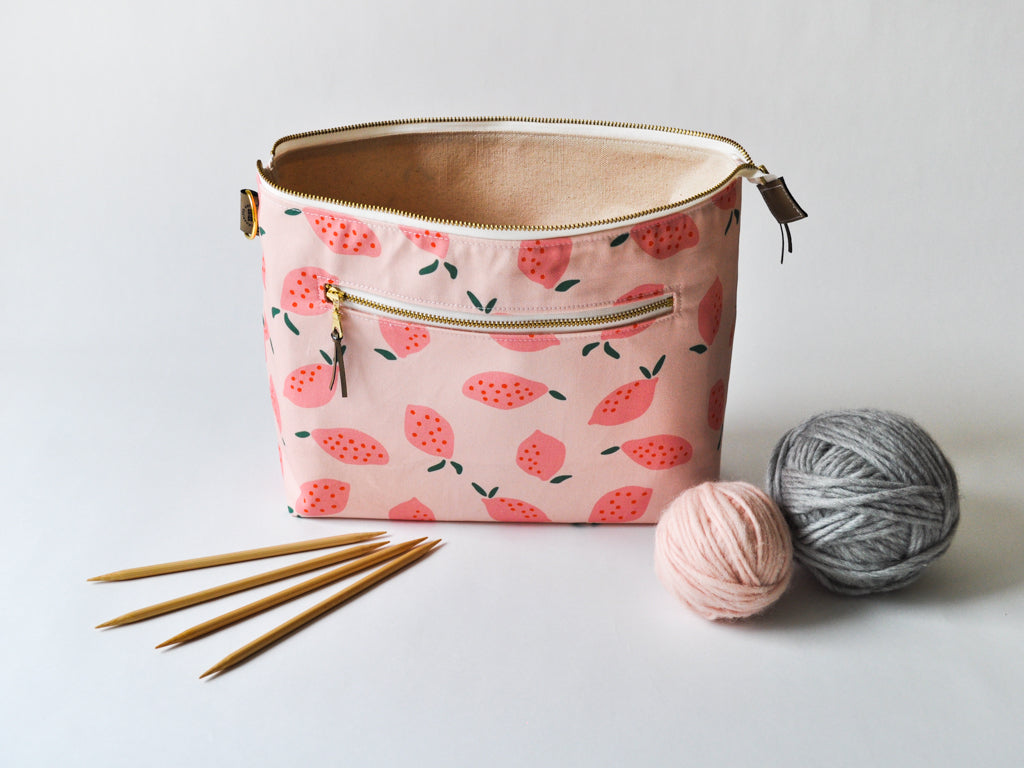 Double Pointed Knitting Needle Organizer in "Pink Lemons"