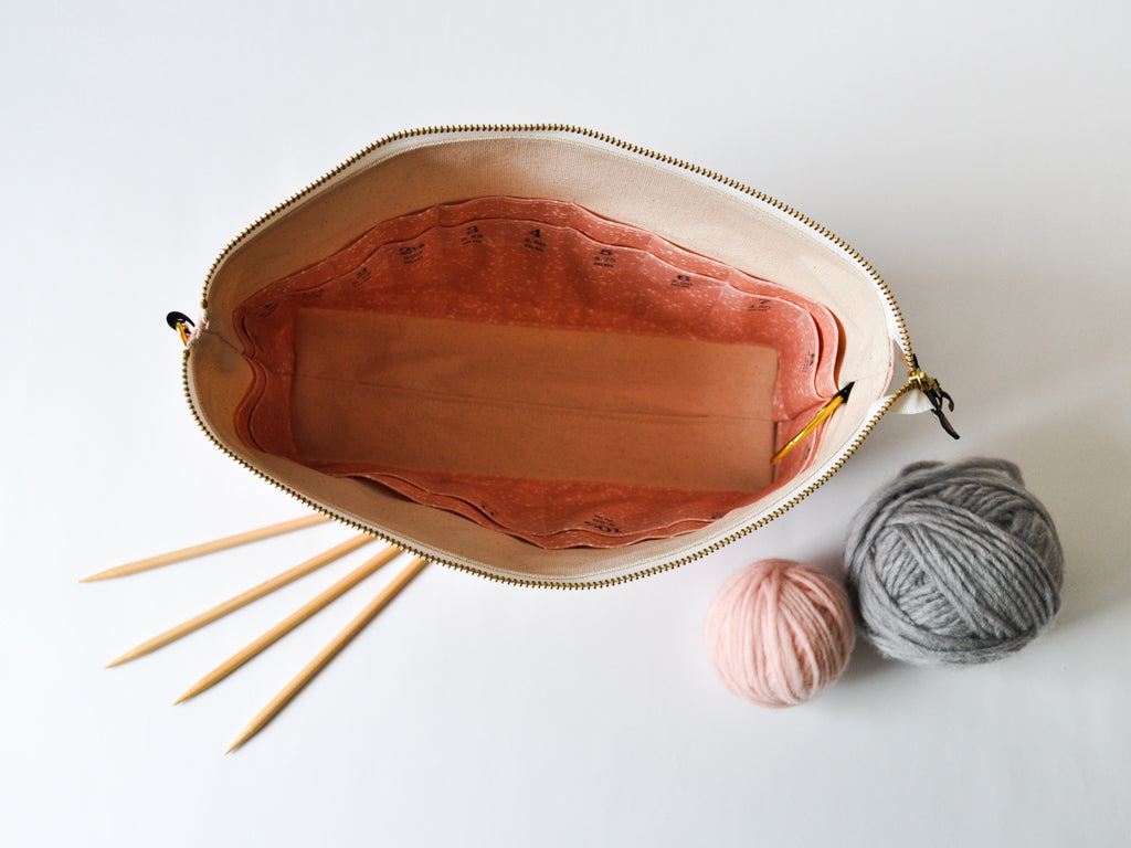 Double Pointed Knitting Needle Organizer in "Pink Lemons"