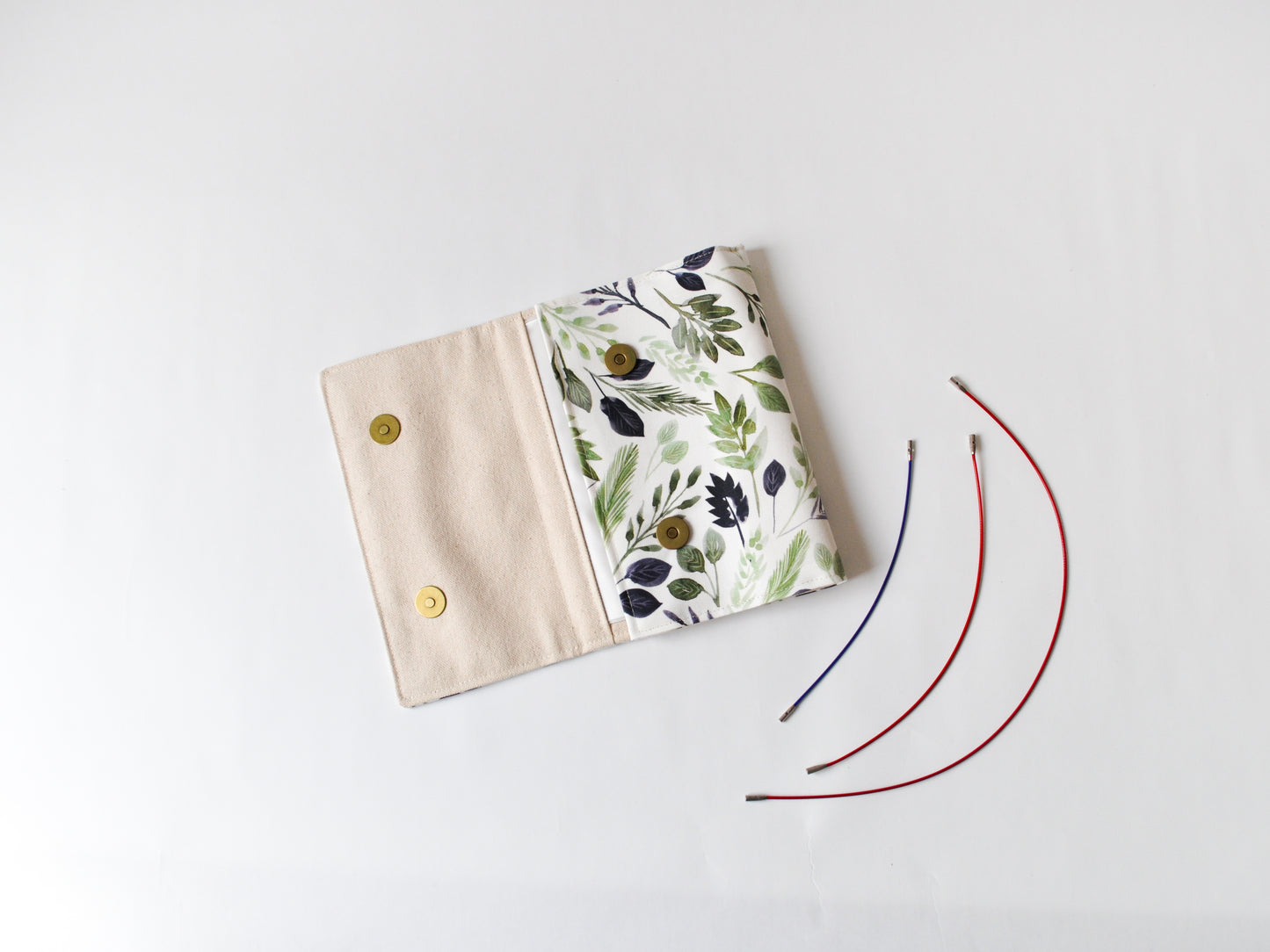 Cable Organizer in "Mod Botanics"