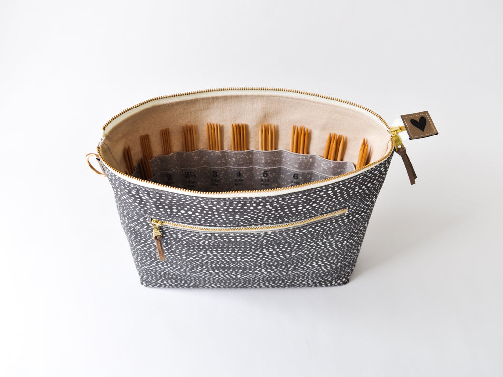 Double Pointed Knitting Needle Organizer in "Little Skipping Stones in Charcoal"