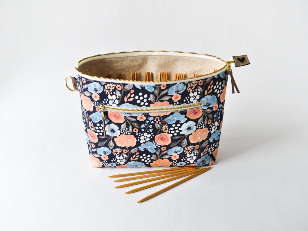 Double Pointed Knitting Needle Organizer in "Delightful in Navy"