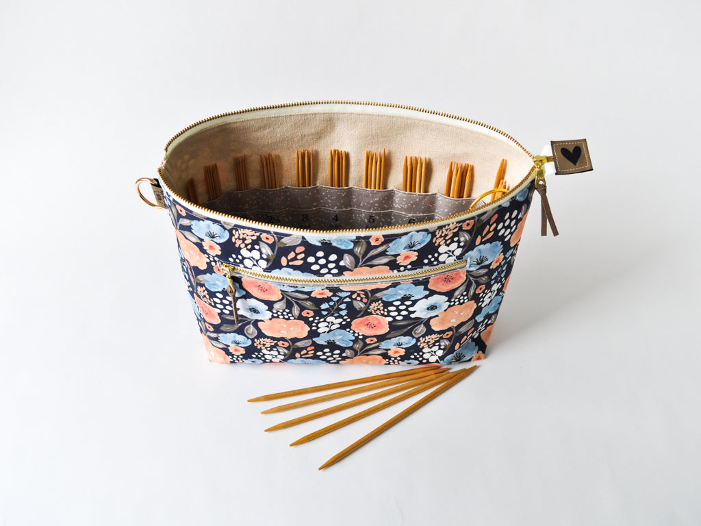 Double Pointed Knitting Needle Organizer in "Delightful in Navy"