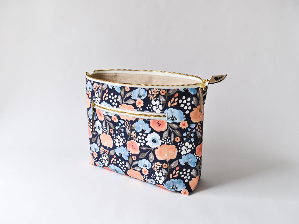 Double Pointed Knitting Needle Organizer in "Delightful in Navy"