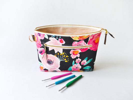 Crochet Hook Organizer in "Blushing Floral"