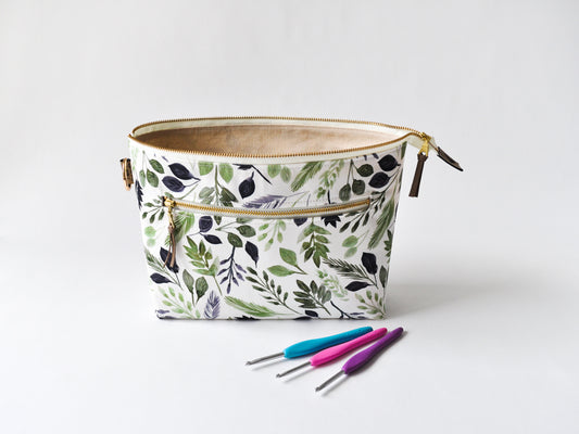 Crochet Hook Organizer in "Mod Botanics"