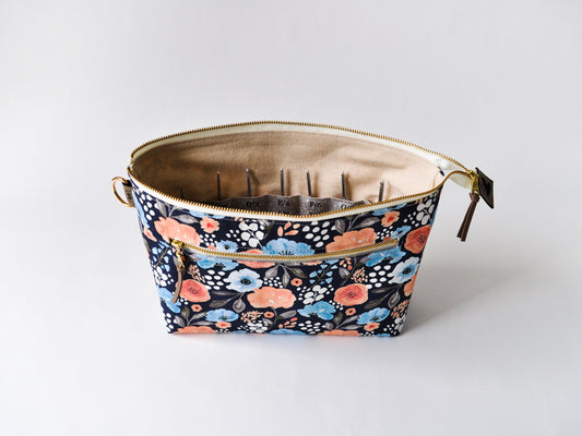 Crochet Hook Organizer in "Delighful in Navy"