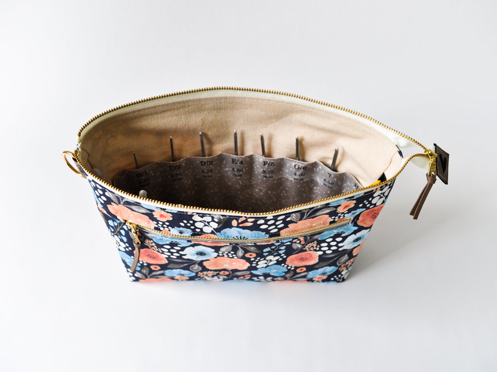 Crochet Hook Organizer in "Delighful in Navy"