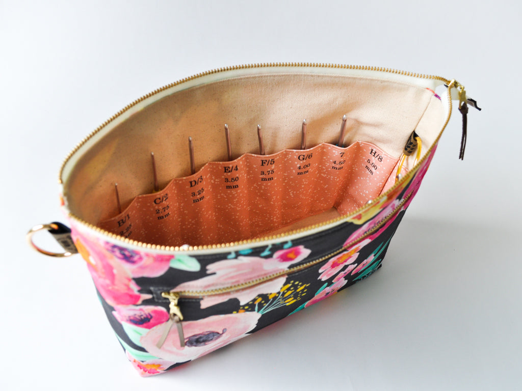 Crochet Hook Organizer in "Blushing Floral"