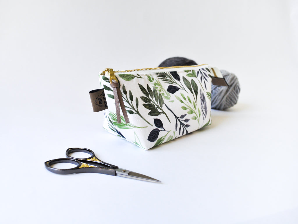 Notions Pouch in "Mod Botanics"