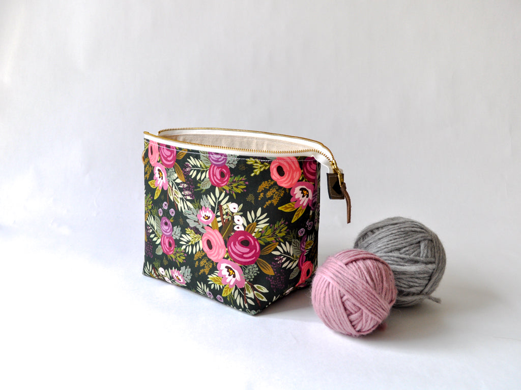 Small Project Bag in "Lush Garden"