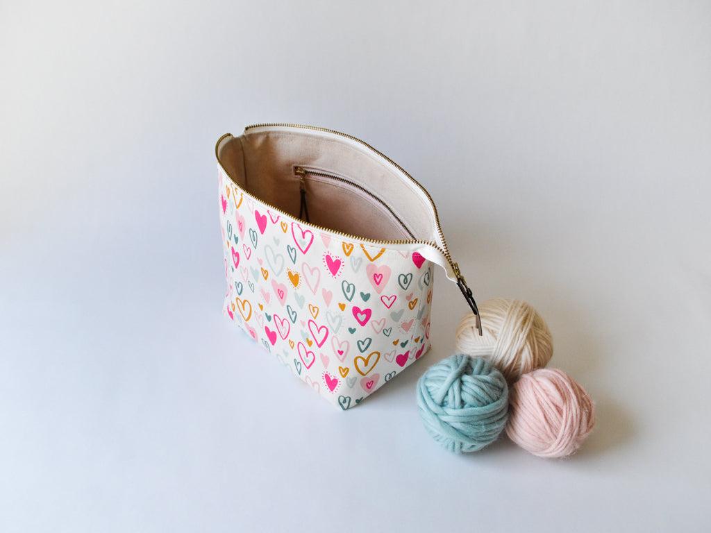 Small Project Bag in "Bursting Hearts"