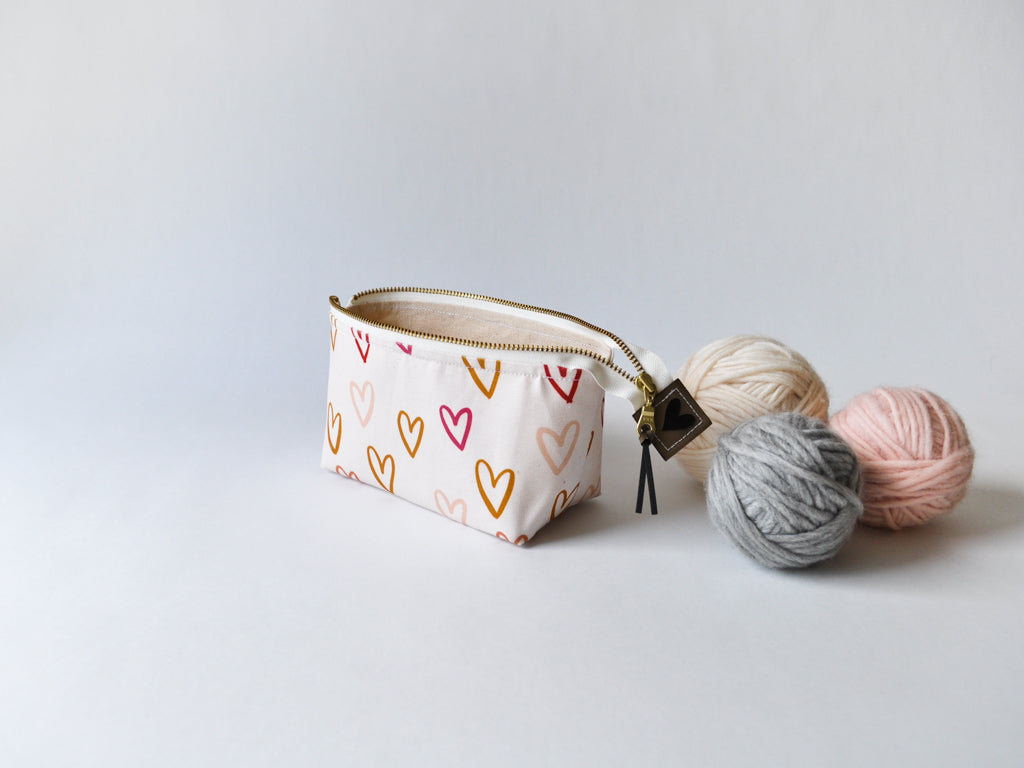 Notions Pouch in "Big Hearts"