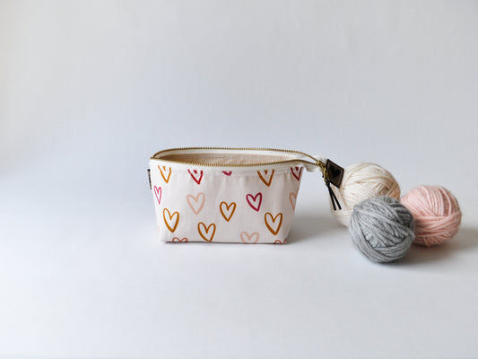 Notions Pouch in "Big Hearts"