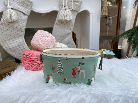 Notions Pouch in "Children in the Snow"