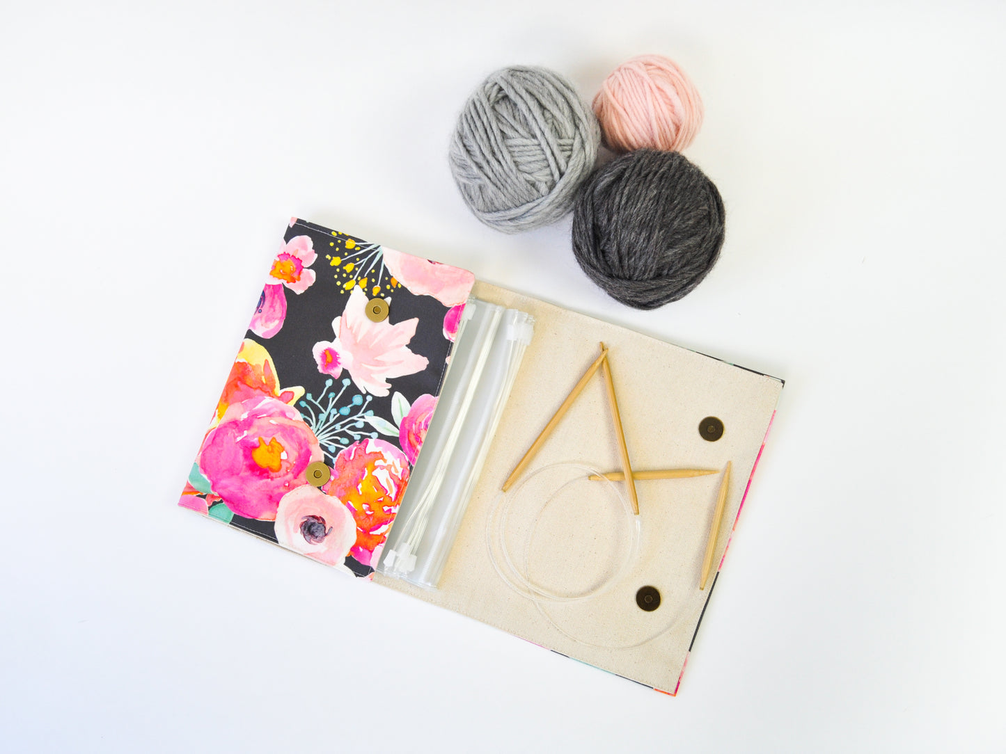 Circular Knitting Needle Organizer in "Blushing Floral"