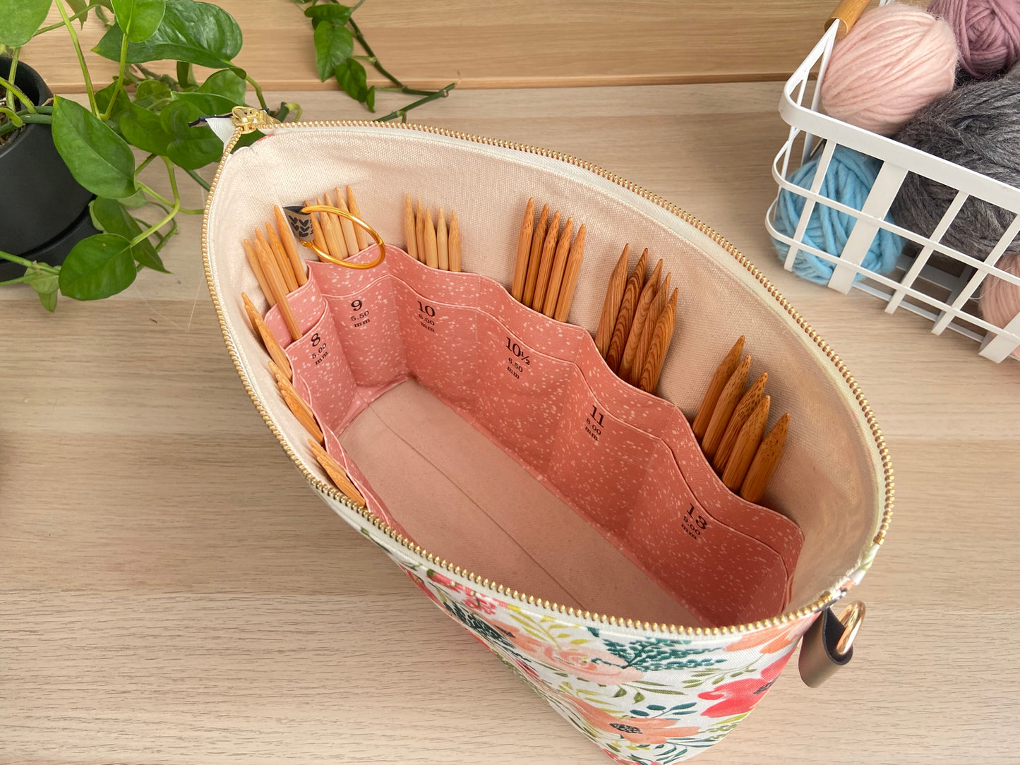 Double Pointed Knitting Needle Organizer in "Peach and Posey"