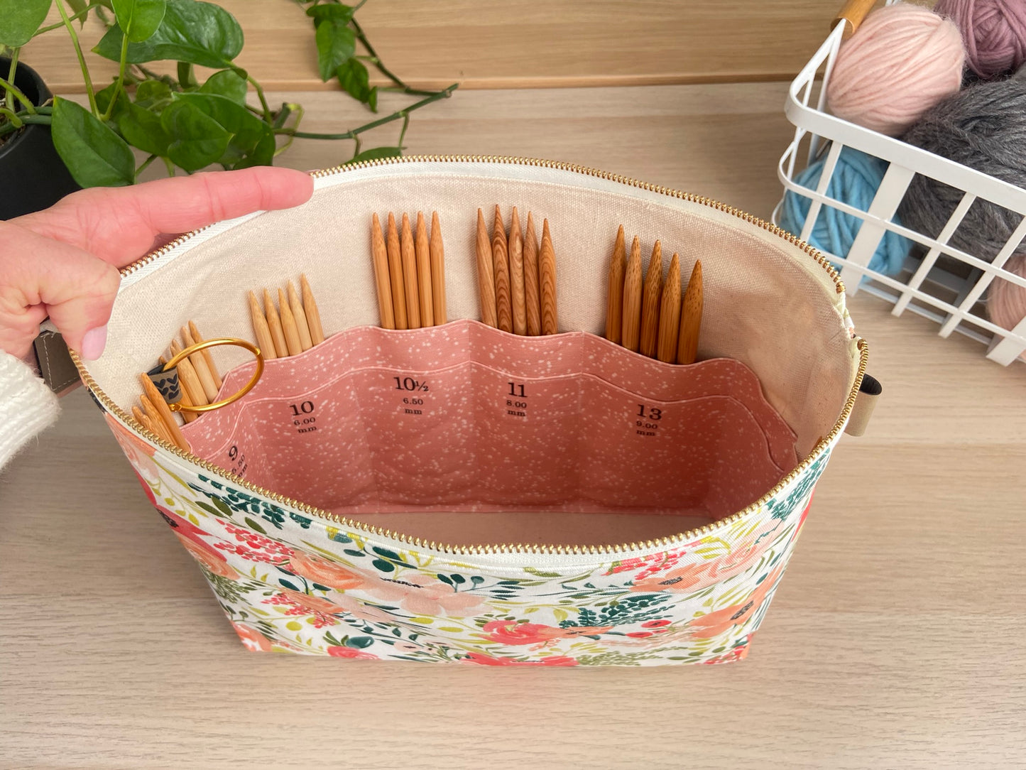 Double Pointed Knitting Needle Organizer in "Peach and Posey"