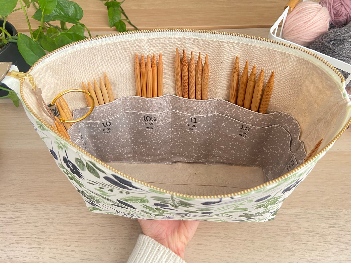 Double Pointed Knitting Needle Organizer in "Mod Botanics"