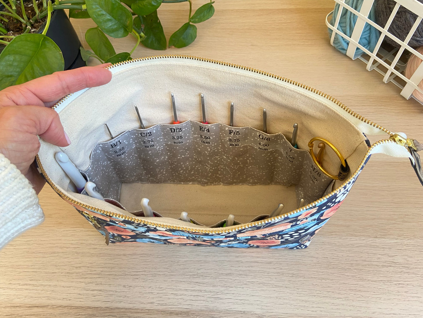 Crochet Hook Organizer in "Delighful in Navy"