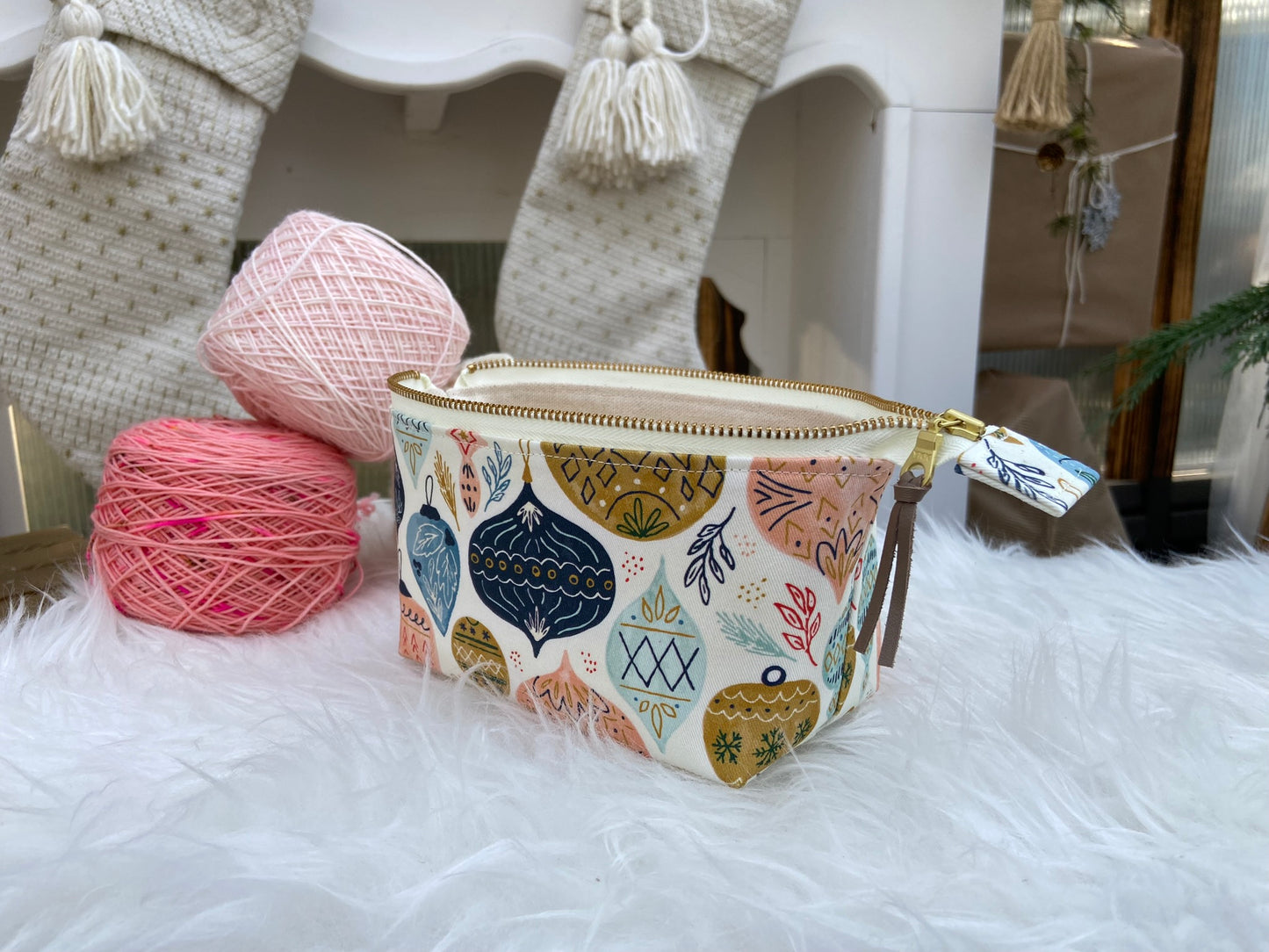 Notions Pouch in "Vintage Ornaments"